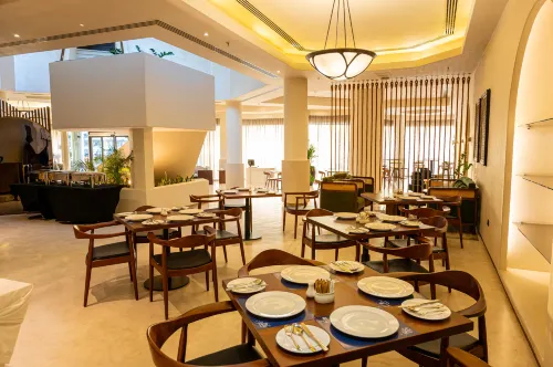 Majestic Cove Hotel Restauration Photos