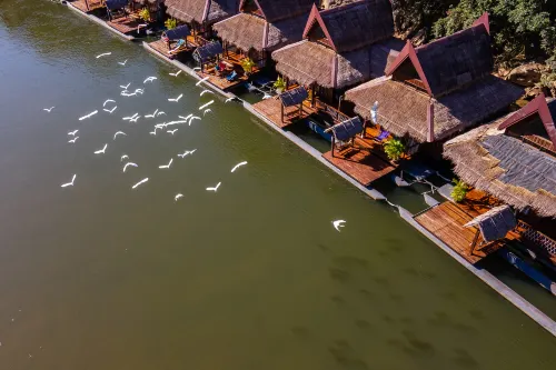 The Float House River Kwai In der Nähe des Hotels Photos