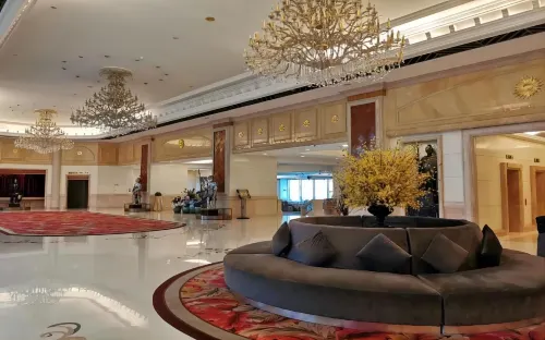 Golden Crown China Hotel Public Areas Photos
