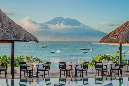 Batu Karang Lembongan Resort & Spa Dining Photos