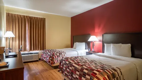 Red Roof Inn & Suites Indianapolis Airport Rooms Photos