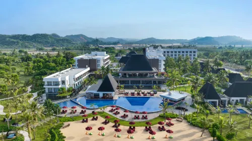 Pullman Lombok Merujani Mandalika Beach Resort Außen Photos