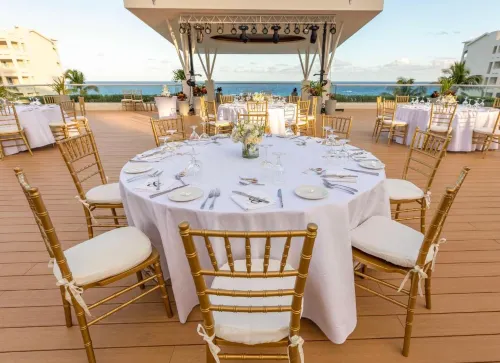 Hilton Cancun Mar Caribe All-Inclusive Resort Dining Photos