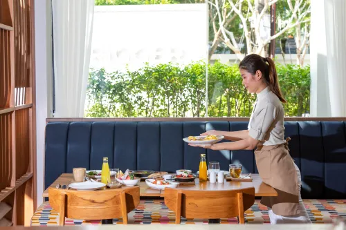 Outrigger Surin Beach Resort Питание Photos