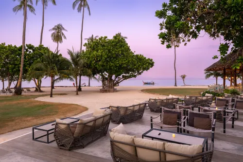 SAii Phi Phi Island Village Dining Photos