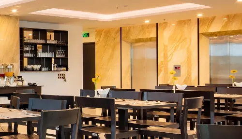 Khách sạn Meriton Nổi bật Photos