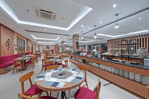 Grand Tjokro Yogyakarta Makanan Photos