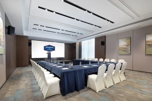 Hampton by Hilton Jiaxing Canal Business Facilities Photos