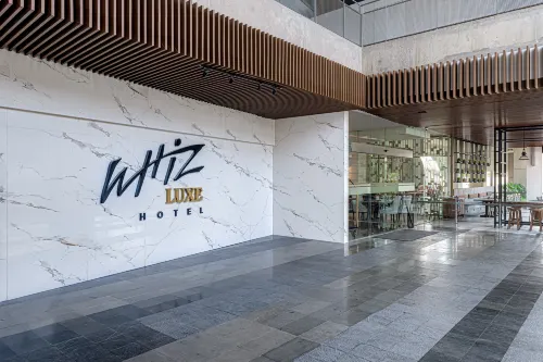 Whiz Luxe Hotel Spazio Surabaya Eksterior Photos