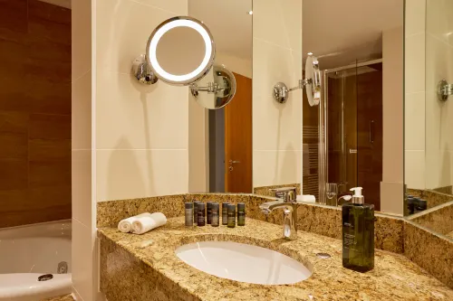 H4 Hotel Hannover Messe Rooms Photos