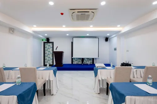 The Summer Hotel Fasilitas Bisnis Photos