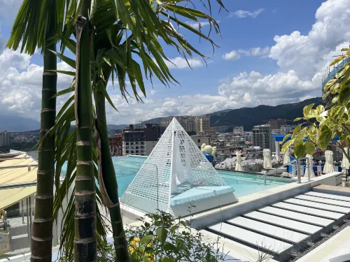 Xishuangbanna Jinghong Lijiang Island Riverview Hotel (Gaozhuang Star Night Market) Exterior Photos