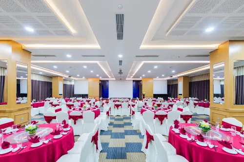 Serene Beach Hotel Danang Бизнес-удобства Photos
