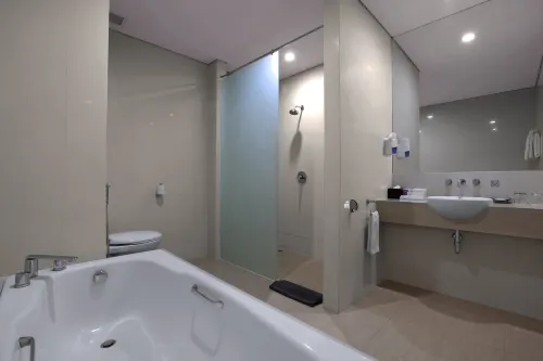 ASTON Cirebon Hotel & Convention Center Kamar Photos