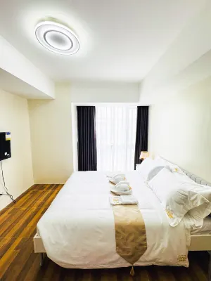 Luxury hotel near City of Dreams Solaire NAIA MOA- City of bridge Rum Photos
