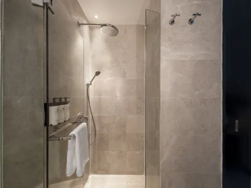 The Robertson House by The Crest Collection Kamar Photos