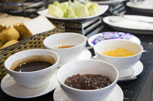 Khách sạn Meriton Ăn uống Photos