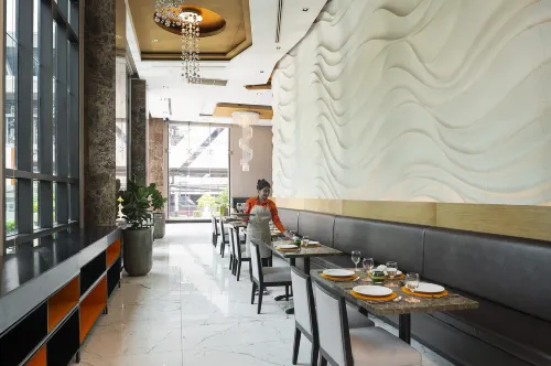 Lumen Bangkok Srinakarin Dining Photos
