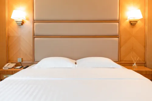 Golden Crown China Hotel Rooms Photos
