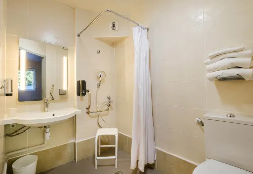 B&B HOTEL Villeneuve-Loubet Plage Chambres Photos