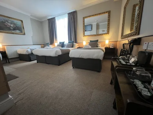 Tudor Court Hotel Rooms Photos