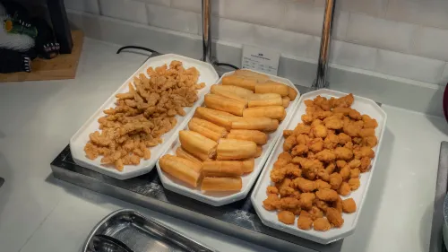 成都武侯新城ホリデイ イン エクスプレスホテル（悅湖科技城） 食事 Photos