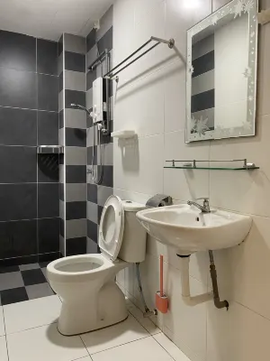 Manhattan Waterpark Condo Ipoh (Free 2 Carpark & Netflix Ready) Photos