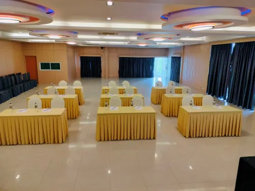Dragon Beach Resort , Jomtien Beach Pattaya Бизнес-удобства Photos