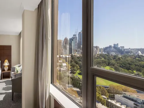 The Sydney Boulevard Hotel Kamar Photos