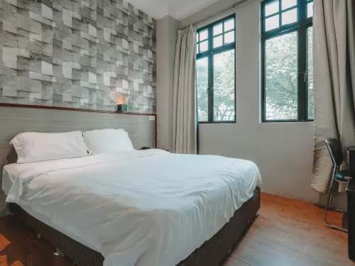 The Noble Hotel Rooms Photos