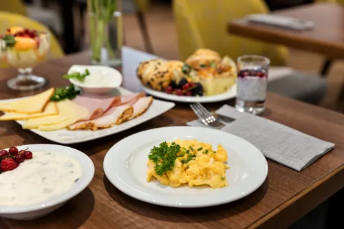 Hotel Rathauspark Wien, a member of Radisson Individuals Dining Photos