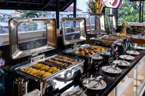J4 Hotels Legian Makanan Photos