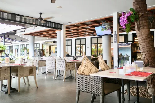Sawaddi Patong Resort & Spa by Tolani Restauration Photos