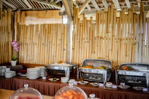 The Evitel Resort Ubud Makanan Photos