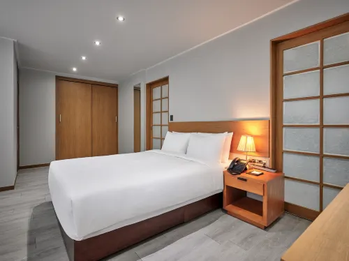 Ramada Hotel & Suites by Wyndham Seoul Namdaemun Rooms Photos