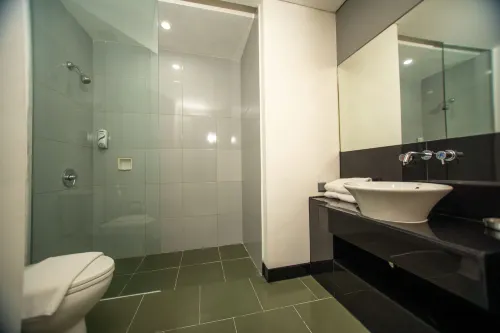 Sparks Life Jakarta, ARTOTEL Curated Kamar Photos