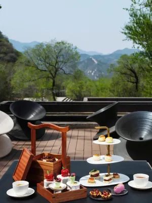Commune by the Great Wall Spisning Photos