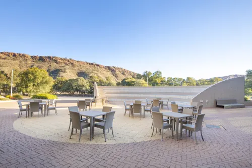 Crowne Plaza Alice Springs Lasseters Exterior Photos