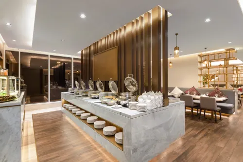 Ramada by Wyndham Riyadh King Fahd Road Restauration Photos
