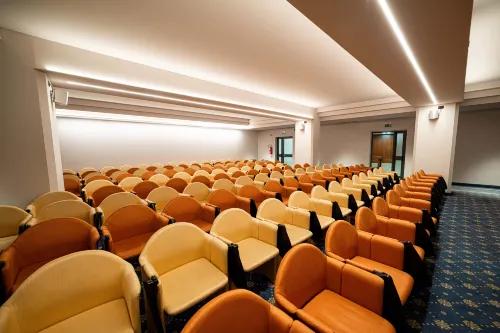 Phi Hotel Cavalieri Business Photos