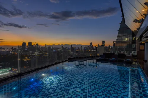 The Continent Hotel Sukhumvit Außen Photos