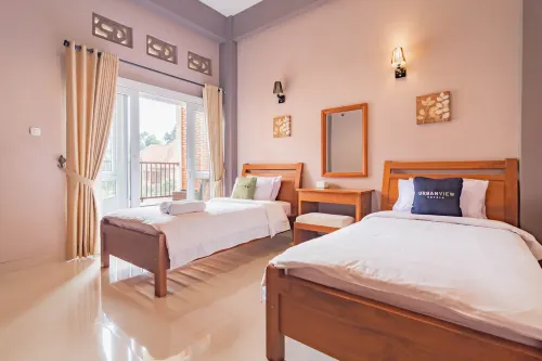 Urbanview Hotel Syariah Insani Cisarua Puncak Unggulan Photos