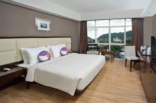 Fox Hotel Gorontalo Kamar Photos