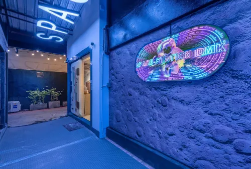 Space Station Hostel Nổi bật Photos