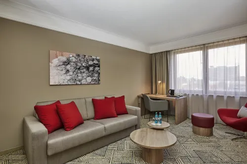H4 Hotel Hannover Messe Rooms Photos