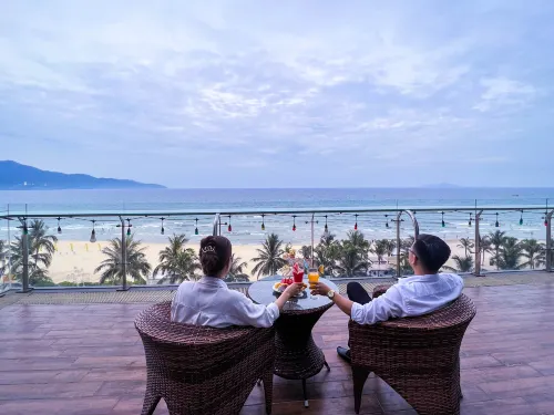 Serene Beach Hotel Danang Рядом с отелем Photos