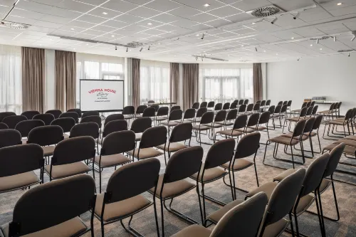 Vienna House Easy by Wyndham Frankfurt Airport Fasilitas Bisnis Photos