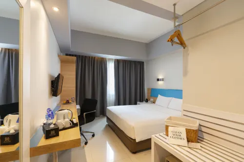 BATIQA Hotel & Apartments Karawang Zimmer Photos