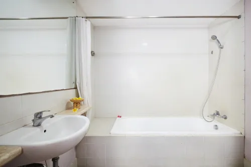 Grand Santhi Hotel Kamar Photos