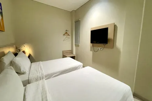 Lemo Hotel Serpong Kamar Photos